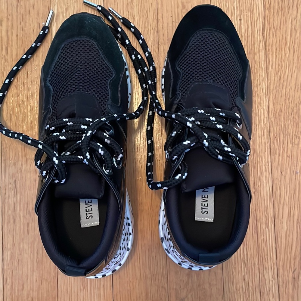 Steve Madden Sneakers size 6
